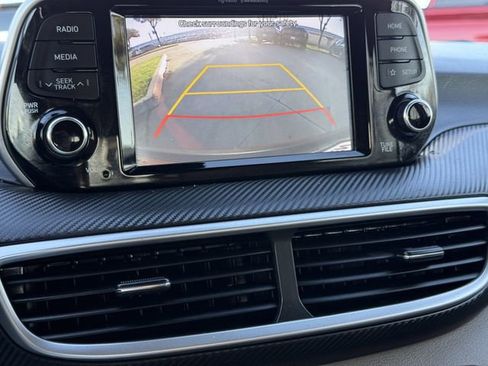 Used 2019 Hyundai Tucson Value FWD image 16
