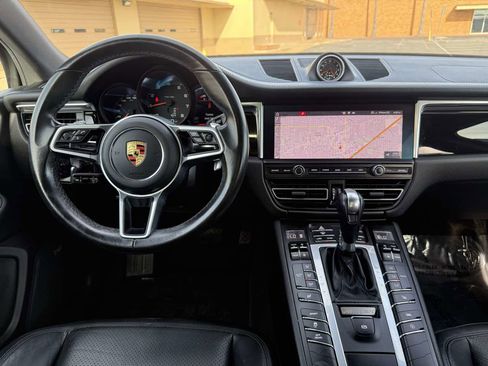 Used 2021 Porsche Macan image 18