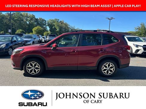 Used 2022 Subaru Forester Premium AWD/4WD image 5