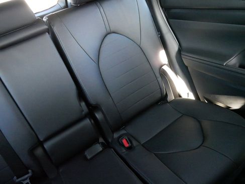 Certified 2026 Toyota Highlander XLE image 17