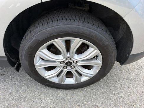 Used 2024 Ford Edge Titanium AWD/4WD image 12