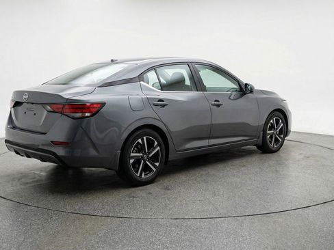 Used 2025 Nissan Sentra SV image 9