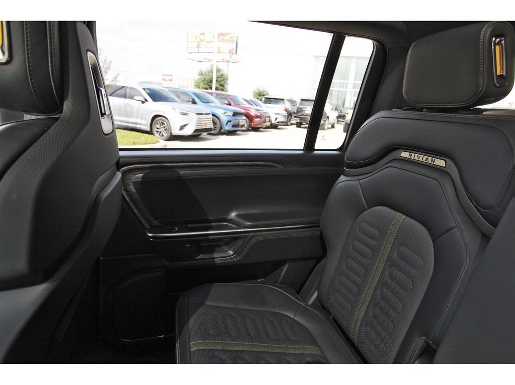 Used 2026 Rivian R1S Adventure Dual AWD/4WD image 9