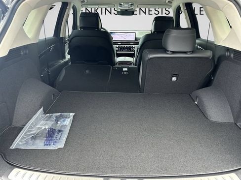 New 2026 Genesis GV80 2.5T RWD image 13
