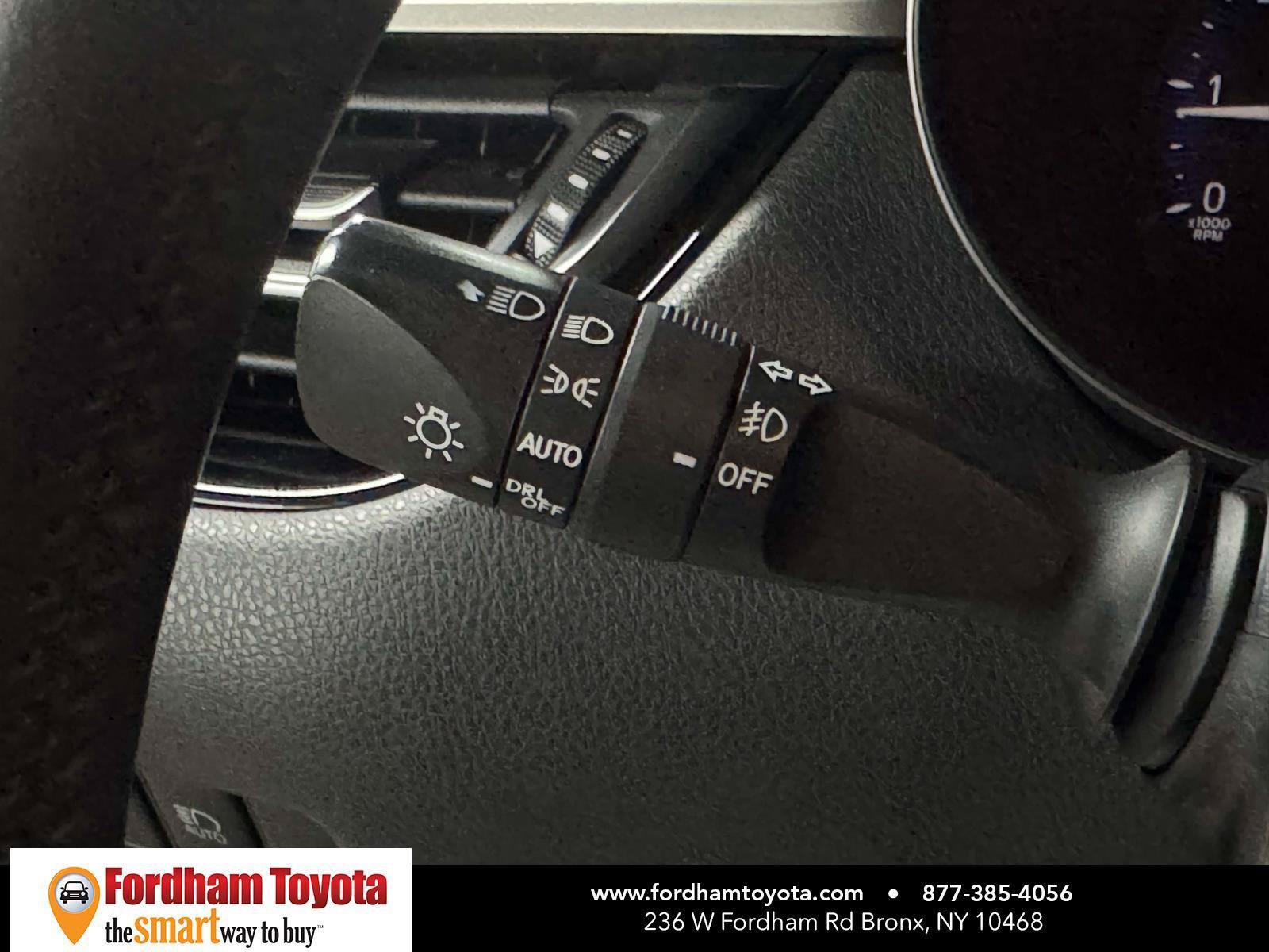 Used 2020 Toyota C-HR Limited FWD image 23