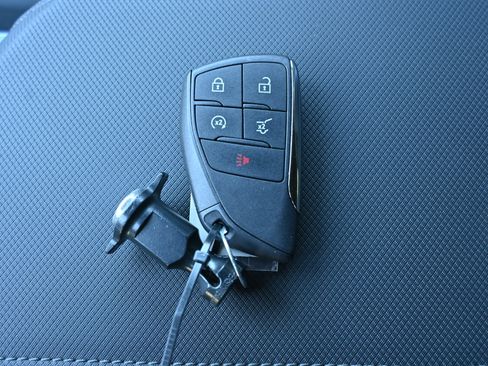 Used 2025 Chevrolet Equinox EV LT w/ Convenience Package image 36