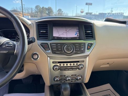 Used 2018 Nissan Pathfinder SL w/ SL Premium Package image 19