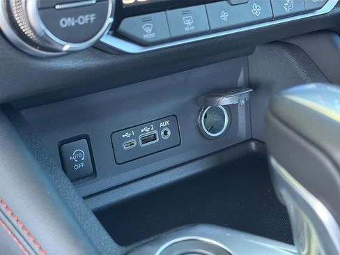 New 2025 Nissan Sentra SR image 28