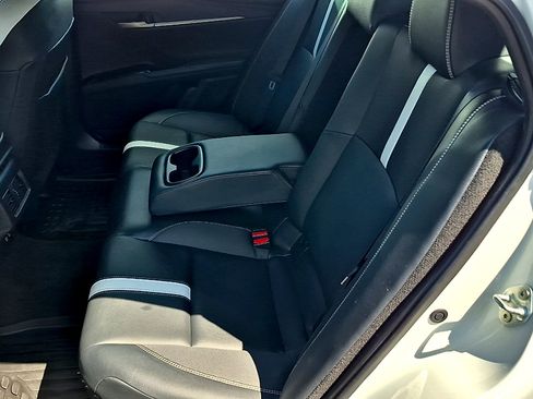 Used 2025 Toyota Camry SE AWD/4WD image 8