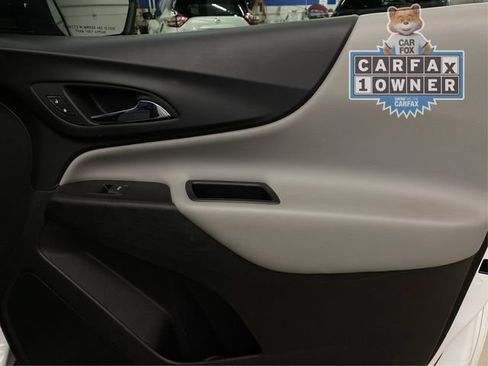 Used 2018 Chevrolet Equinox LS AWD/4WD image 26