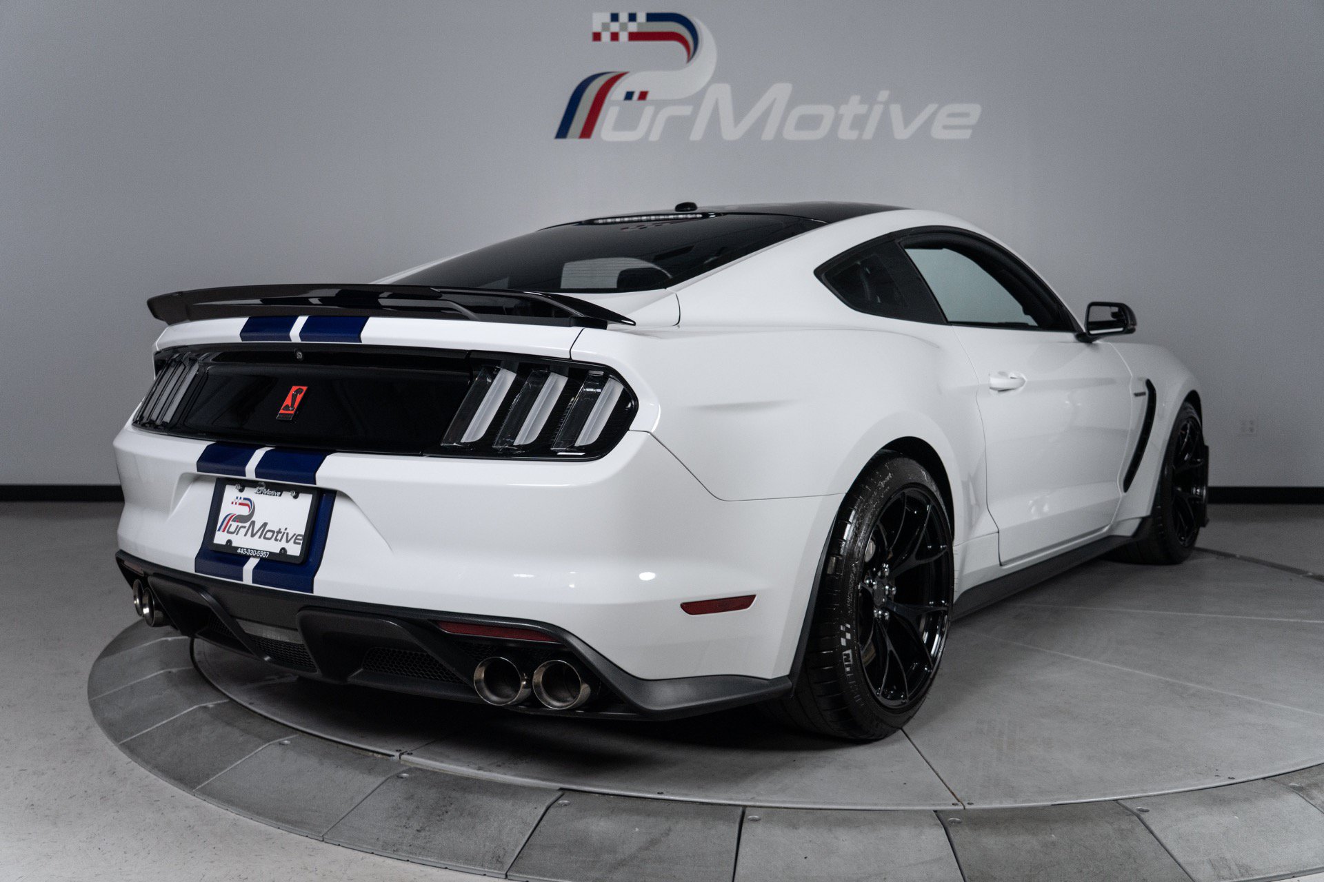 Used 2016 Ford Mustang Shelby GT350 w/ Technology Package RWD image 21