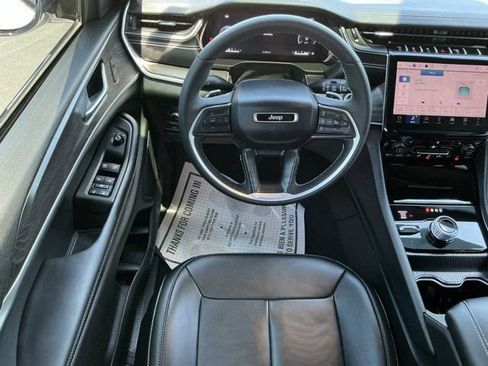 Used 2024 Jeep Grand Cherokee Limited w/ Black Appearance Package AWD/4WD image 14