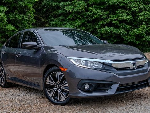 Used 2017 Honda Civic EX-T image 7