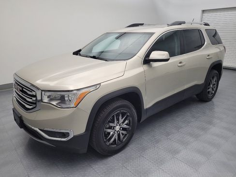 Used 2017 GMC Acadia SLT FWD image 2