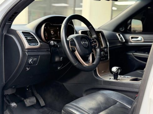 Used 2015 Jeep Grand Cherokee Limited w/ Luxury Group II image 12