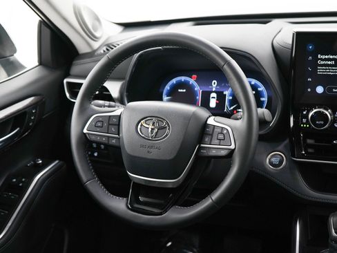 Used 2026 Toyota Highlander Platinum AWD/4WD image 15