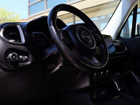 Used 2017 Jeep Renegade Latitude w/ Safety & Security Group (ALP) AWD/4WD image 39