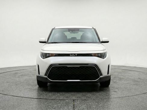 Used 2025 Kia Soul LX w/ LX Technology Package FWD image 2