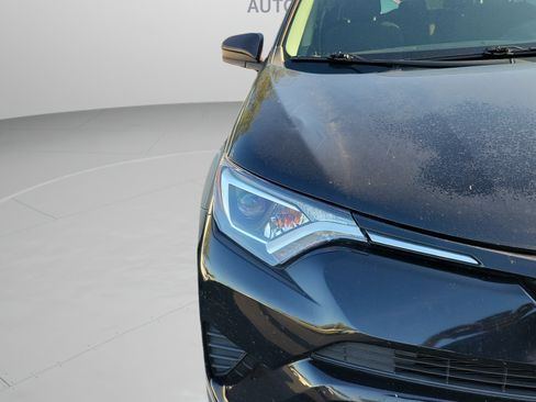 Used 2017 Toyota RAV4 LE FWD image 13