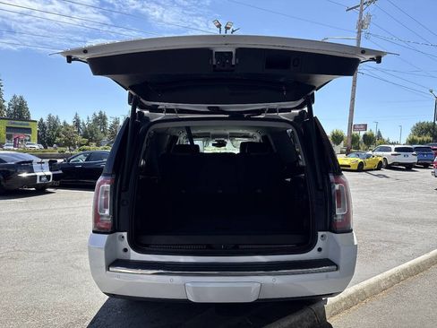 Used 2017 GMC Yukon XL Denali AWD/4WD image 5