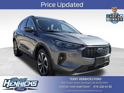 Used 2024 Ford Escape Platinum AWD/4WD image 1