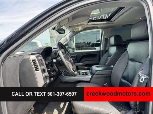 Used 2018 GMC Sierra 1500 SLT w/ All Terrain Package AWD/4WD image 9