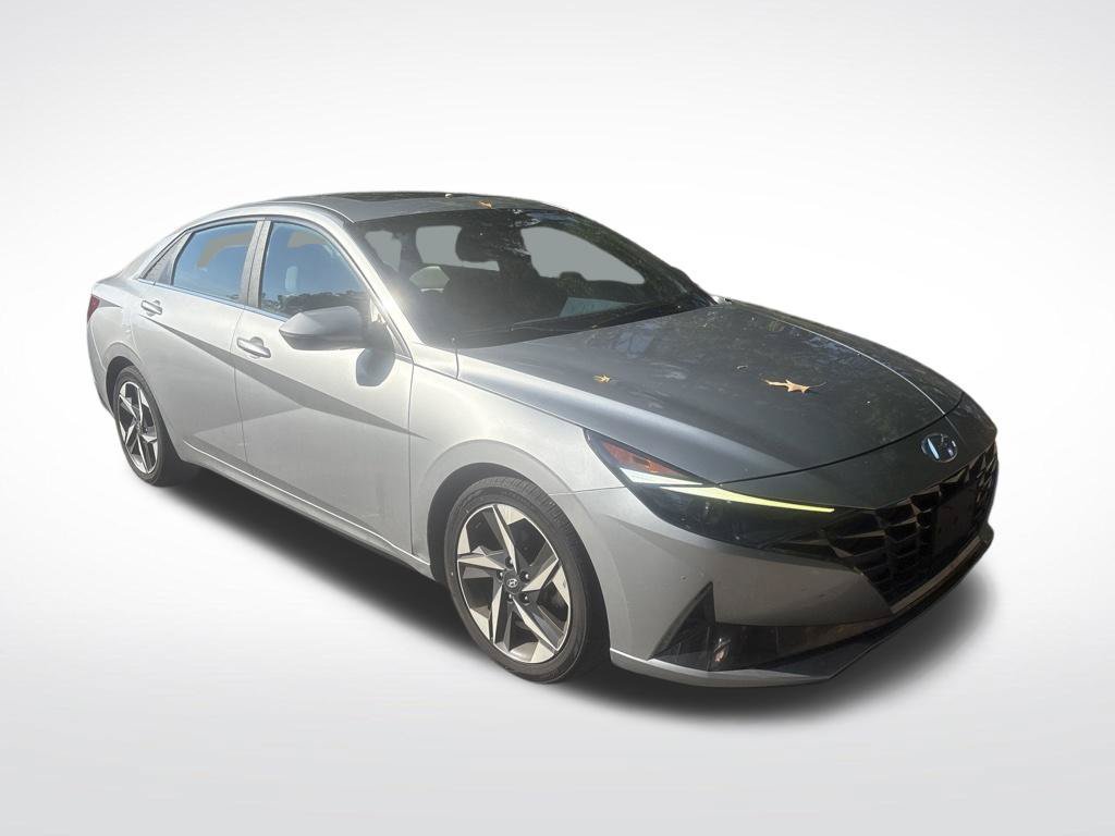 Used 2022 Hyundai Elantra SEL w/ Convenience + Premium Package FWD image 6