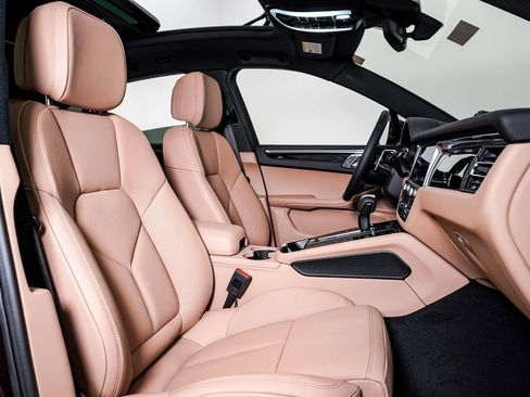 New 2026 Porsche Macan AWD/4WD image 15