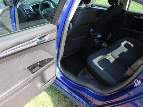 Used 2015 Ford Fusion SE FWD image 24