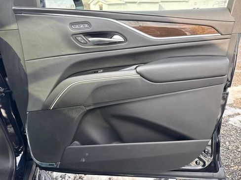 Used 2023 Cadillac Escalade Premium Luxury Platinum image 25