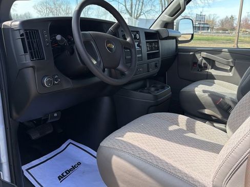 New 2025 Chevrolet Express 2500 image 18