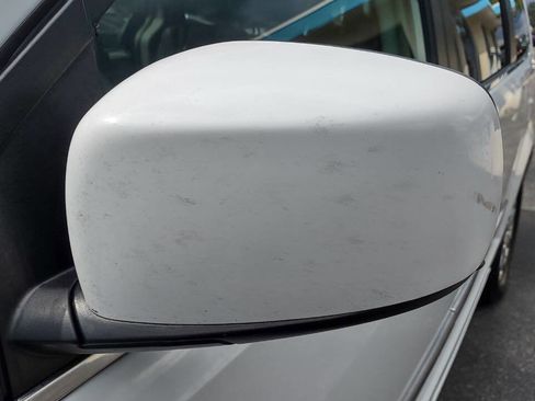 Used 2015 Chrysler Town & Country Touring w/ Driver Convenience Group image 9