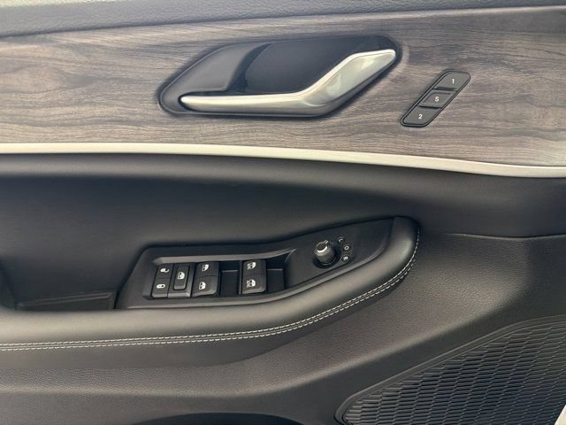 New 2026 Jeep Grand Cherokee Limited AWD/4WD image 16