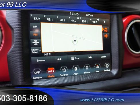 Used 2022 Jeep Gladiator Rubicon w/ Cold Weather Group AWD/4WD image 39