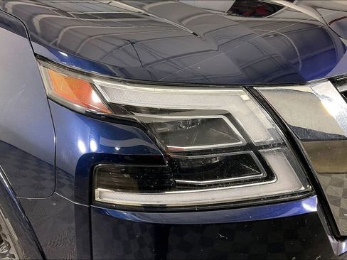Used 2023 Nissan Armada SL w/ Captain's Chairs Package RWD image 40
