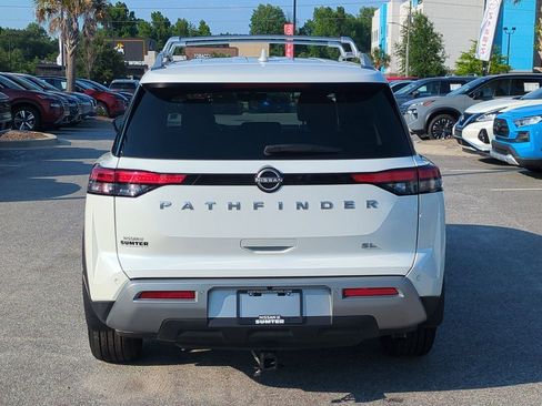 Certified 2024 Nissan Pathfinder SL FWD image 5