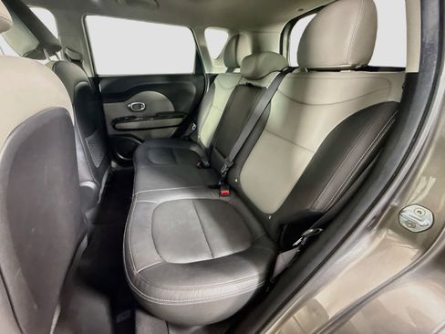 Used 2017 Kia Soul + w/ Primo Package FWD image 25