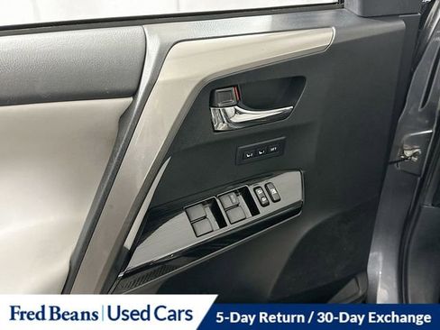 Used 2018 Toyota RAV4 Limited w/ Carpet Mat Package AWD/4WD image 23