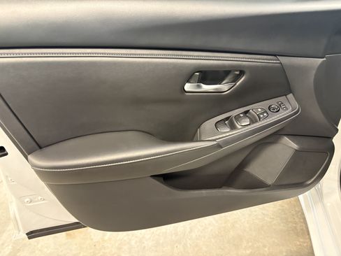Used 2024 Nissan Sentra SV FWD image 7