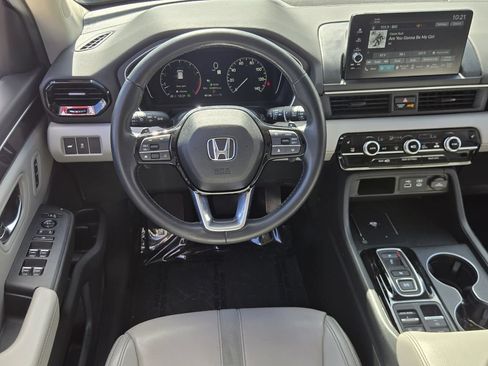 Used 2025 Honda Pilot EX-L image 13