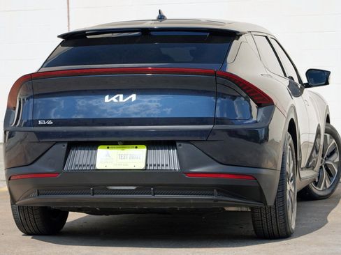 Used 2022 Kia EV6 Light RWD image 4