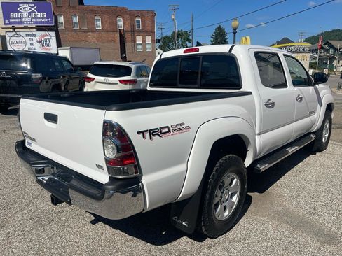 Used 2012 Toyota Tacoma 4x4 Double Cab w/ TRD Off-Road Pkg image 5