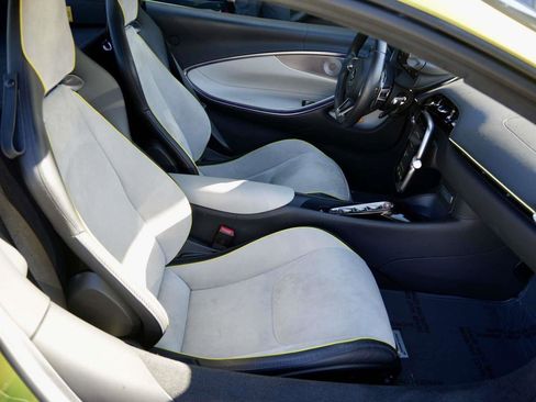 Used 2023 McLaren Artura image 21