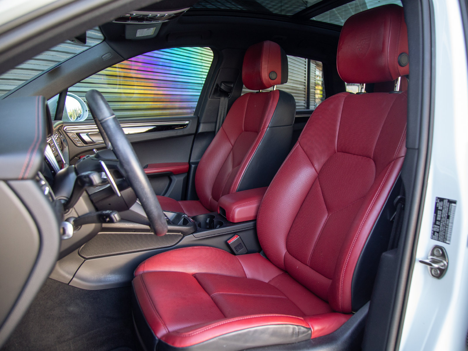 Certified 2024 Porsche Macan AWD/4WD image 5