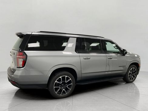 Used 2023 Chevrolet Suburban RST AWD/4WD image 3