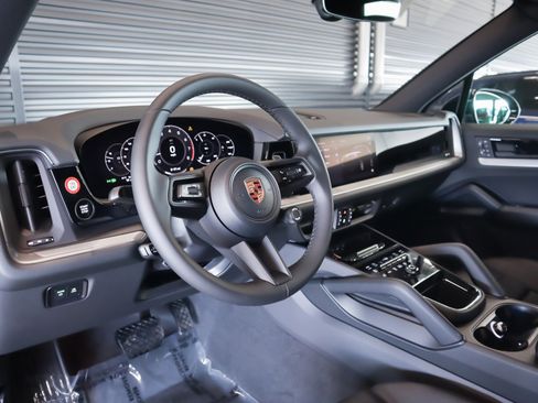 New 2026 Porsche Cayenne image 4