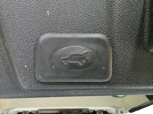 Used 2016 Chevrolet Traverse LTZ image 24