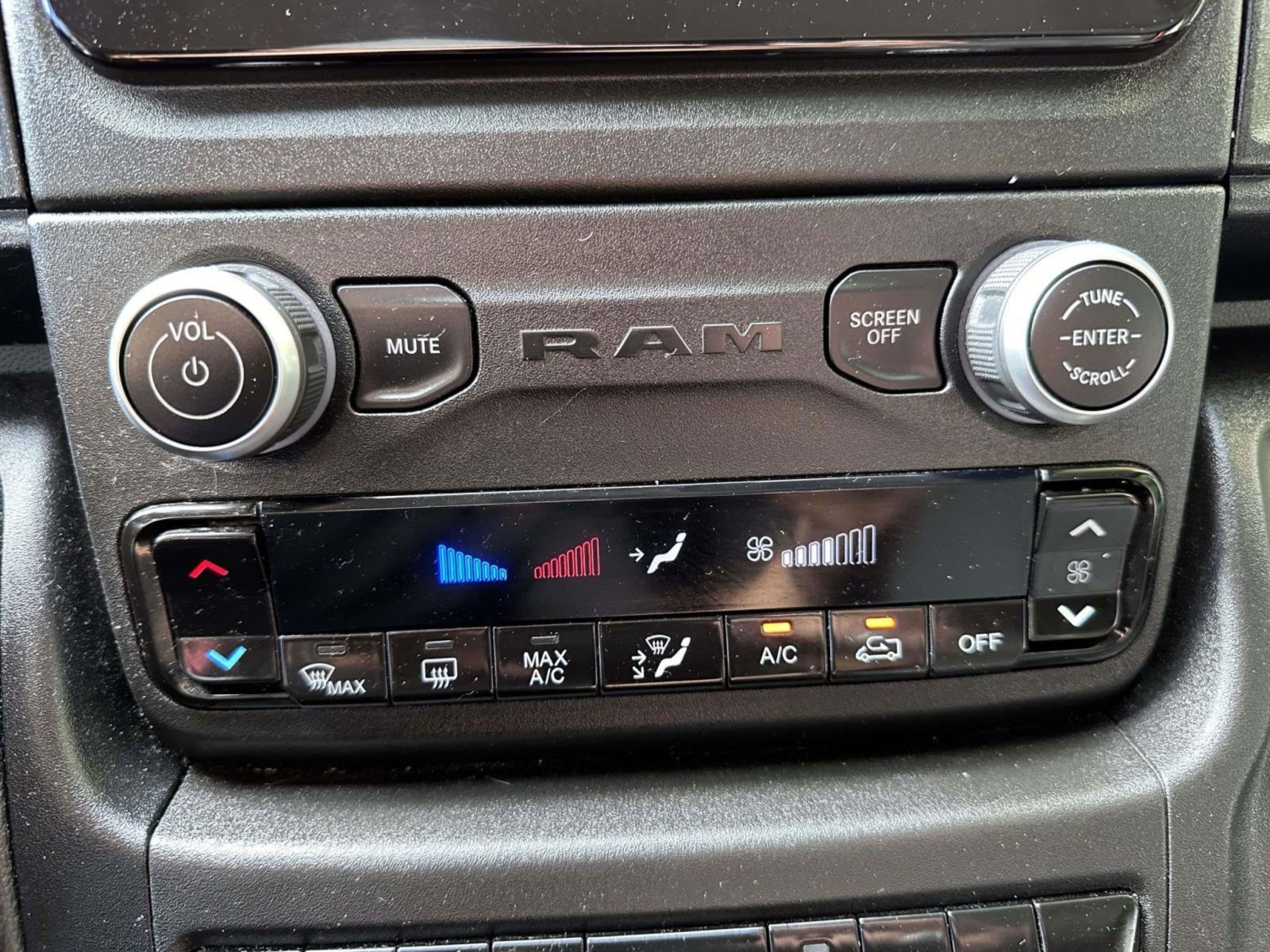 Used 2023 RAM ProMaster 3500 w/ Driver Convenience Group FWD image 24