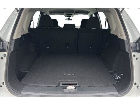 Certified 2025 Nissan Rogue S FWD image 9