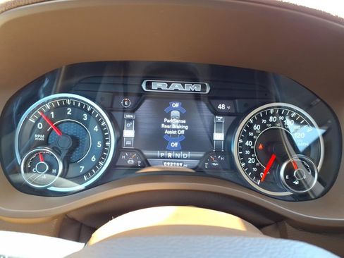 Used 2019 RAM 1500 Laramie image 25